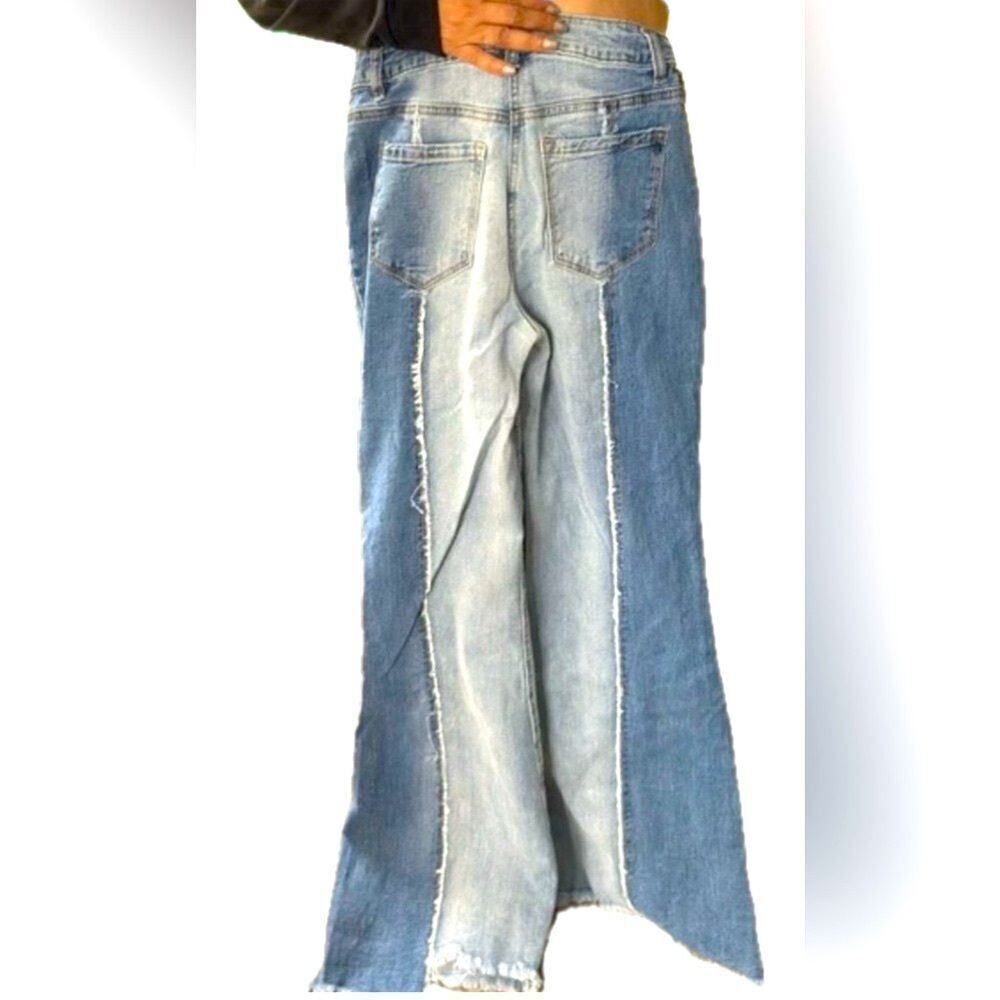 Rue21 Bellbottoms Jeans Women Size 1 Blue Wide Leg High Rise Raw Hem Denim